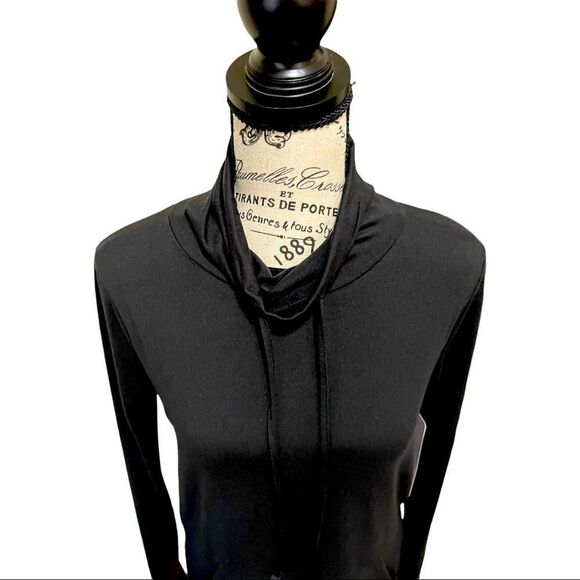 X by Gottex Peach Skin Long Sleeve Athletic Shirt in Black - Picture 5 of 8